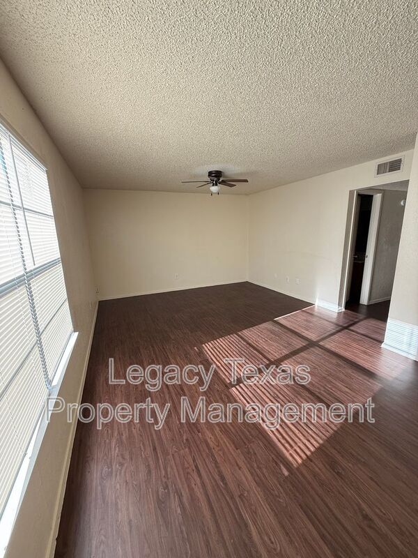 Building Photo - 1713 Short St