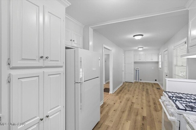 Building Photo - 324 Court St