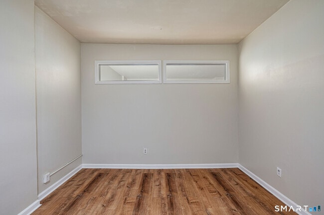 Building Photo - 80 Cartright St