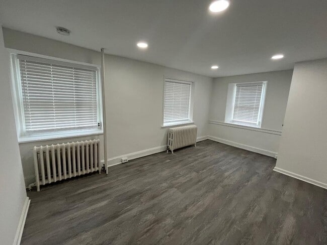 Building Photo - 4 E Germantown Pike