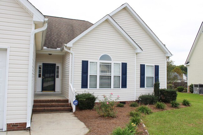 Building Photo - 3705 Warwick Pl