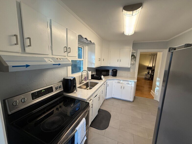 Building Photo - 2668 Madden Dr