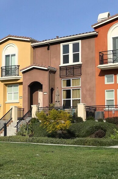 Building Photo - 353 Esfahan Ct