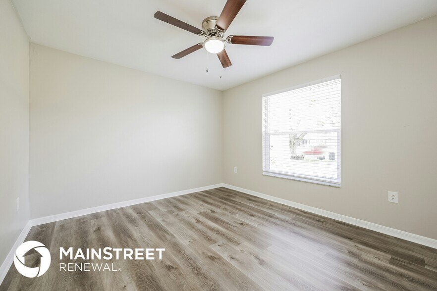 Building Photo - 2016 SE 9th Terrace