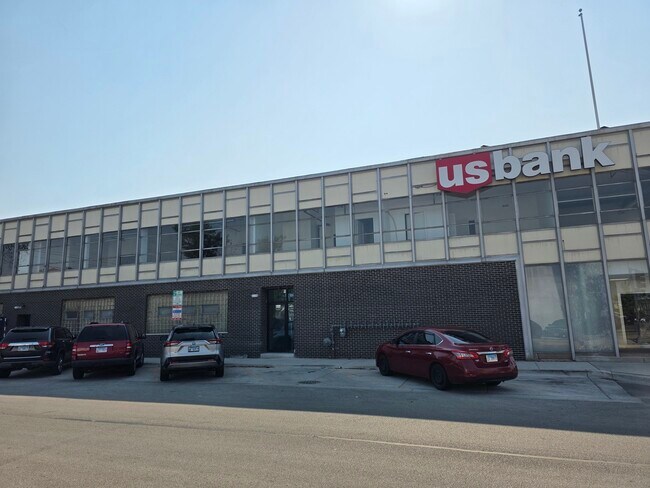 Primary Photo - 2202 Lombard Ave