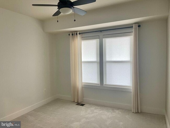 Building Photo - 44774 Tiverton Sq