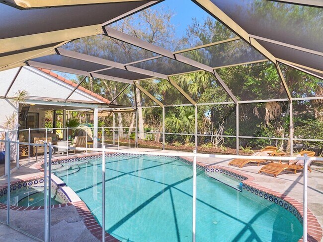 Building Photo - 2281 SW Starling Dr