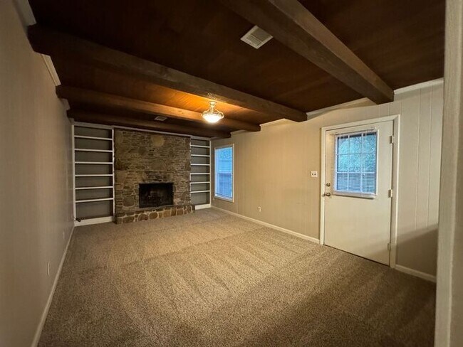 Building Photo - Gulf Breeze - The Oaks - 3 bedroom, 2.5 bathroom