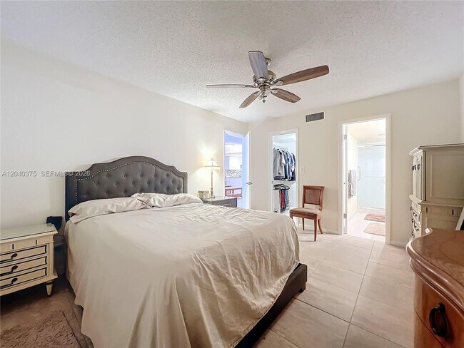 Building Photo - 4545 Luxemburg Ct