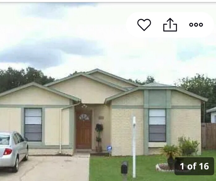 Building Photo - 1424 Vinetree Dr