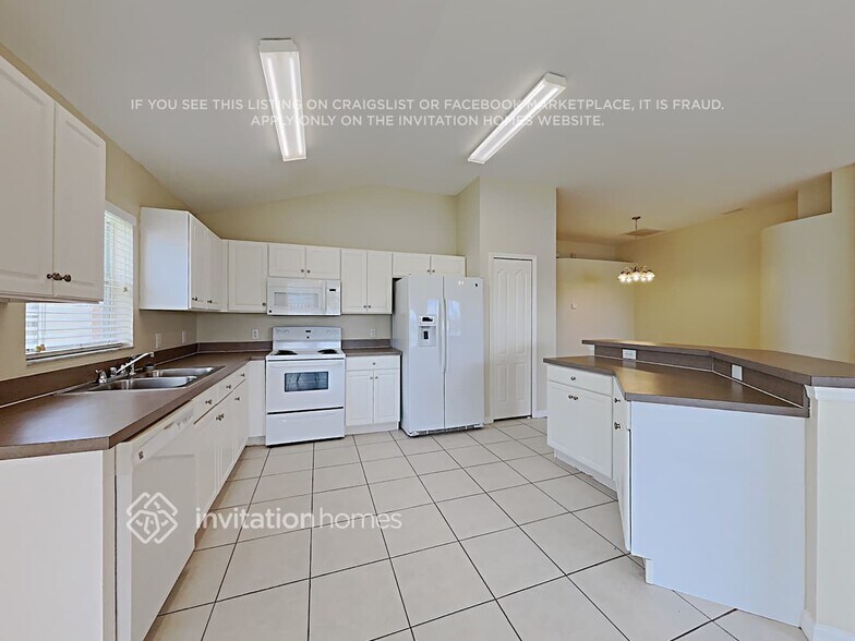 Building Photo - 8414 Canterbury Lake Blvd