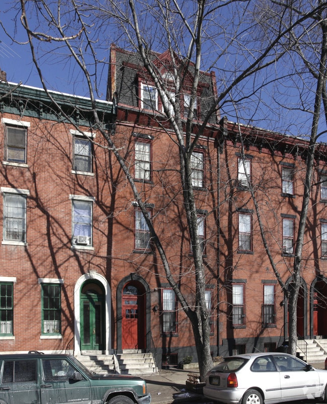 Primary Photo - 2013 Green St