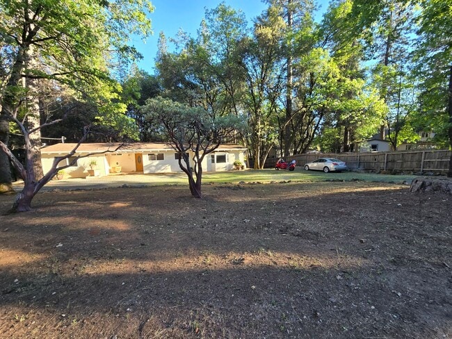 Building Photo - Spacious 4-Bedroom Home on Desirable Hillcrest Blvd in Colfax