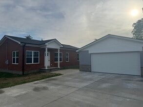 Building Photo - 619 Mayes Ln