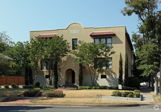 Building Photo - Kings-Court