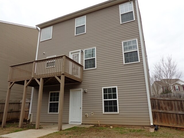 Building Photo - 2485 Sheldon Pl