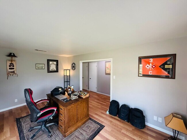 Building Photo - Beautiful 3-bedroom 2-bathroom house.