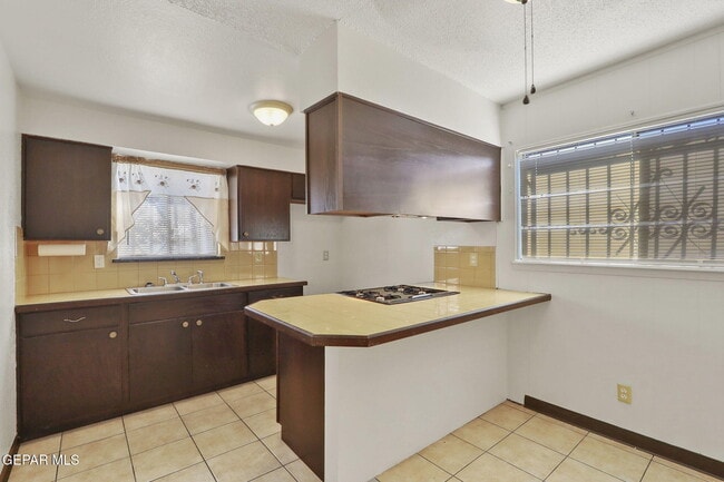 Building Photo - 5440 Viceroy Dr