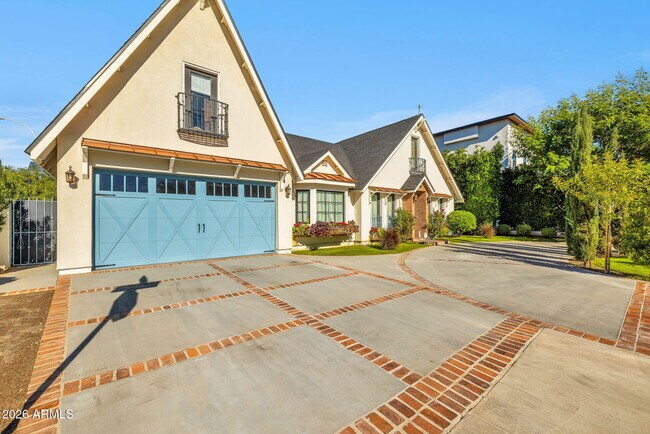 Building Photo - 4402 E Turney Ave