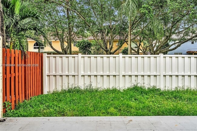 Building Photo - 10301 Panama St