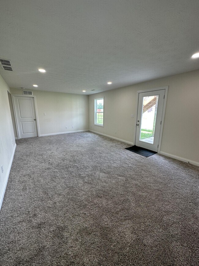 Building Photo - 327 Valhalla Trace