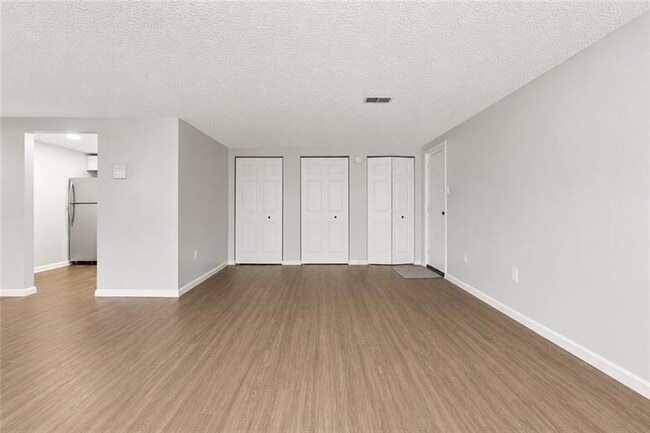 Building Photo - 1204 Dutilh Rd