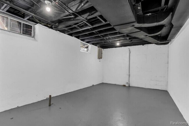Building Photo - 4000 Tyler St