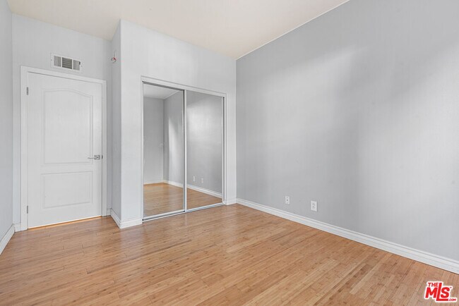 Building Photo - 24310 Belford Ct