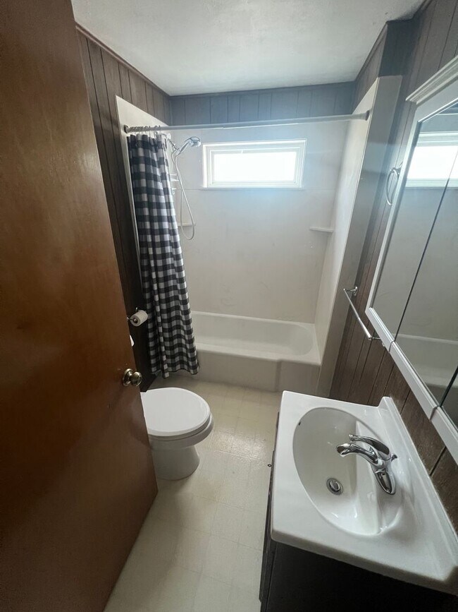 Building Photo - 3355 US-50