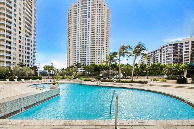 Building Photo - 888 Brickell Key Dr
