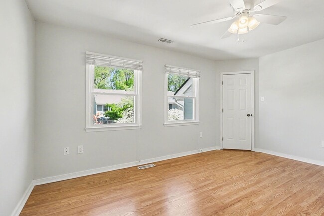 Building Photo - Updated 3 Bedroom Townhome!!! ***Available NOW***