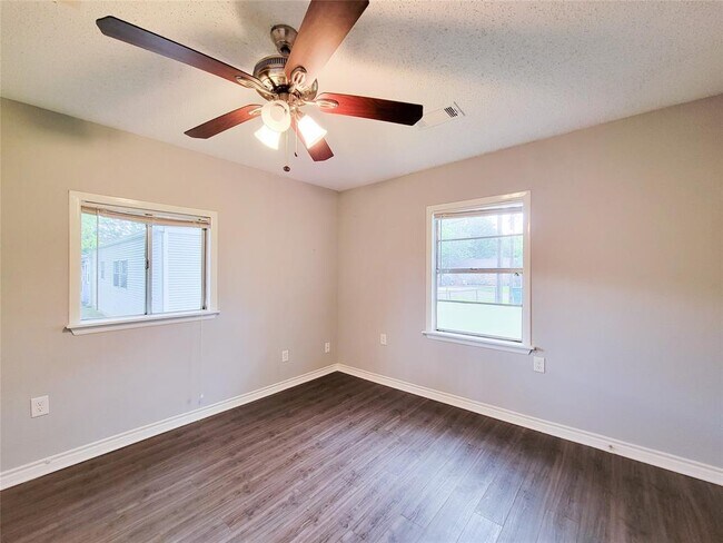 Building Photo - 2306 Downey Dr