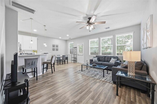 Building Photo - 71 Summer Haze Cir