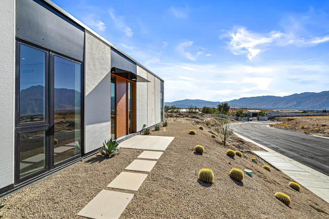 Building Photo - 13852 Scenic Crest Cir