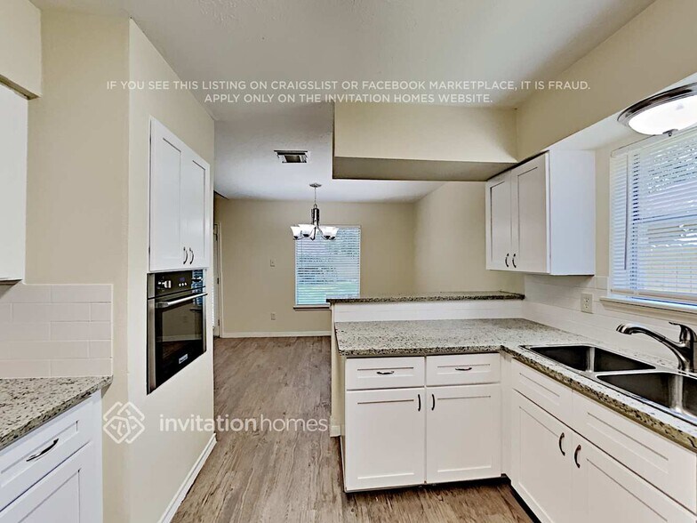 Building Photo - 19607 Horseshoe Lake Ln
