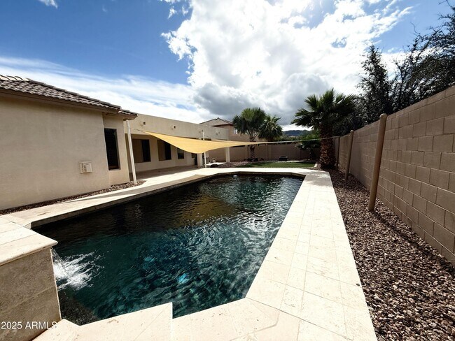 Building Photo - 7408 S 26th Ln