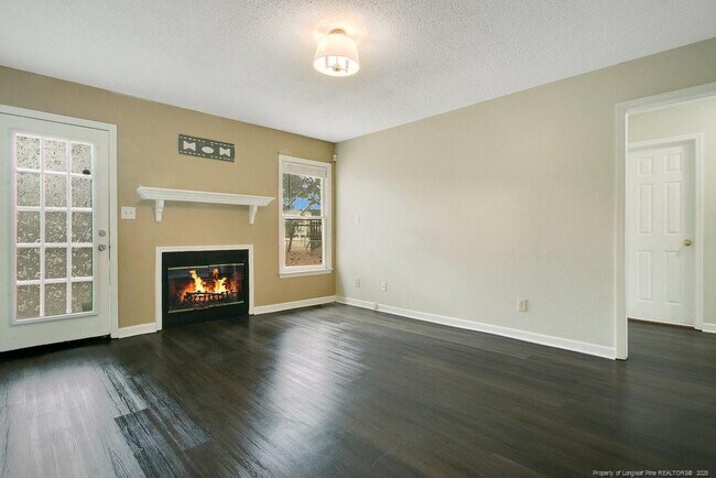 Building Photo - 5319 Thackeray Dr