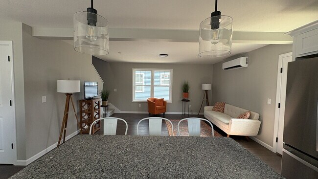 Building Photo - Brand New Townhomes | 3 Bed / 2.5 Bath | Available Now | $3,000/mo