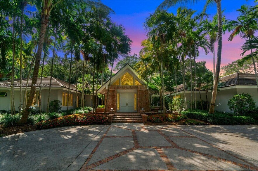 Building Photo - 9000 Arvida Dr