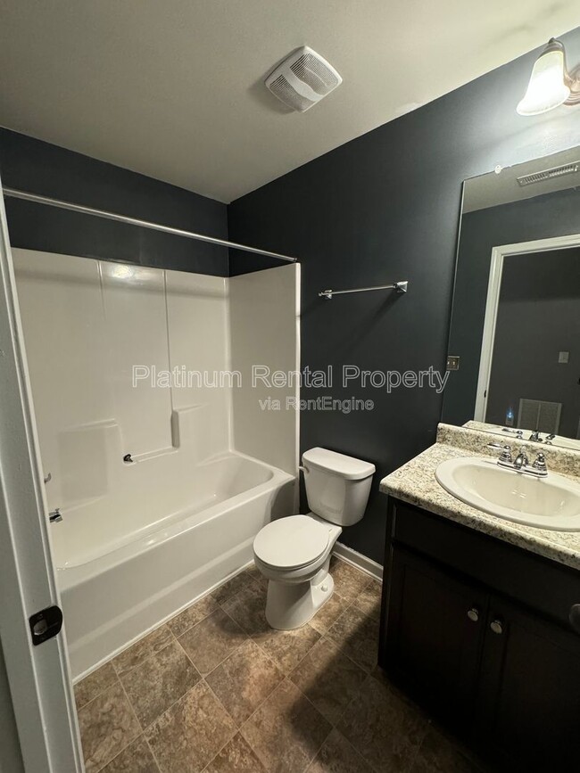 Building Photo - 5745 Woodside Crossing