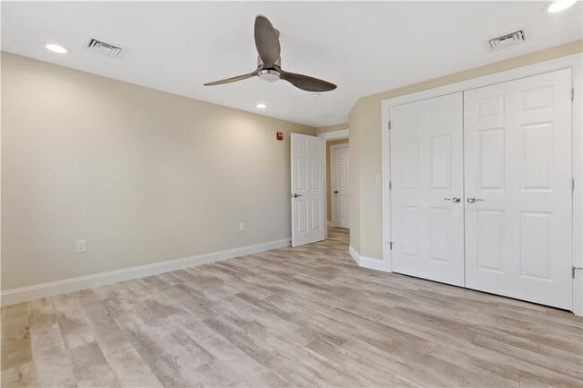 Building Photo - 595 St Paul St