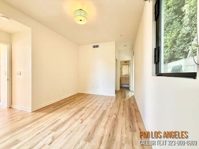 Building Photo - 10706 Octave Ln