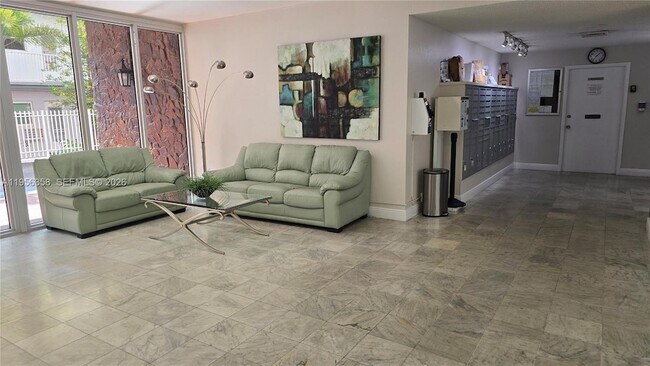 Building Photo - 3161 S Ocean Dr