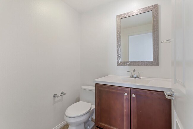 Building Photo - Modern 5-Bedroom Home with Spectacular Vie...