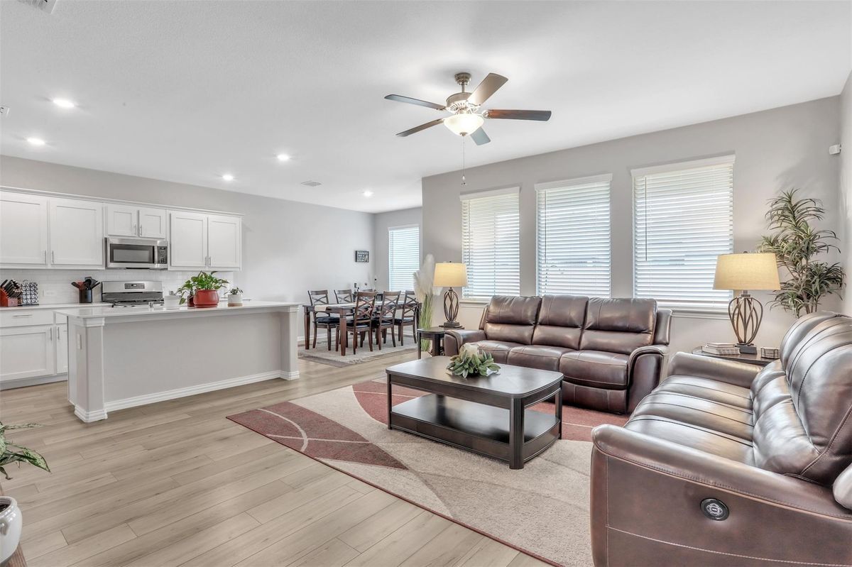 Building Photo - 3220 Sioux Trl