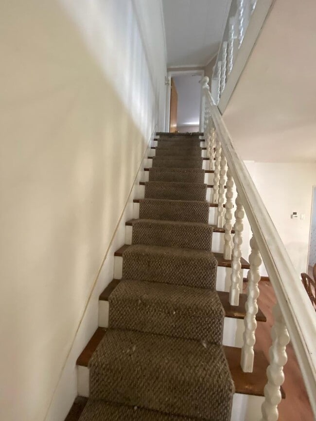 Building Photo - 68 Pulaski St