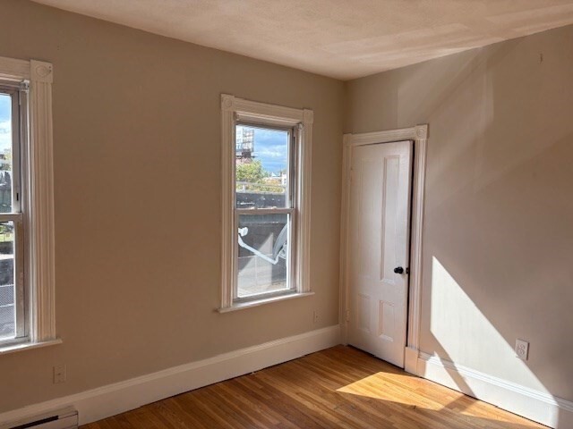Building Photo - 132 Chelsea St