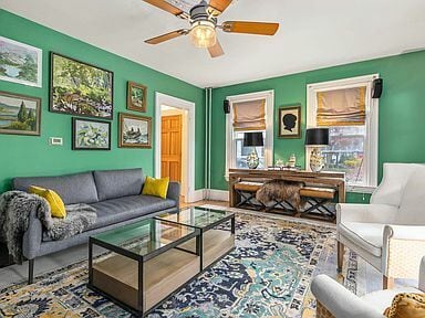 Building Photo - 114 Cabot St