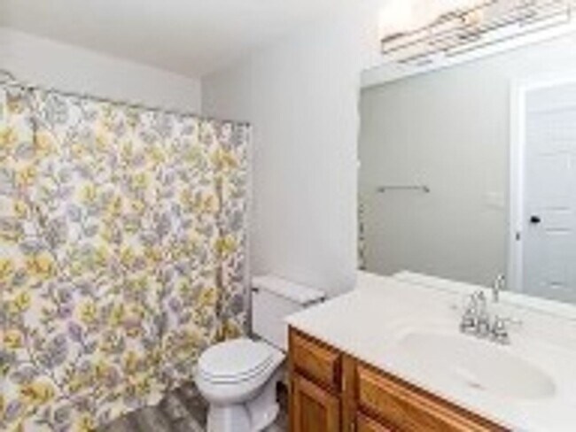 Building Photo - 4BR/3BR Home - $2,300/month