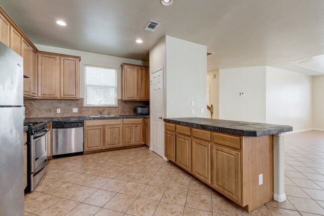 Building Photo - 5304 Evans Ave